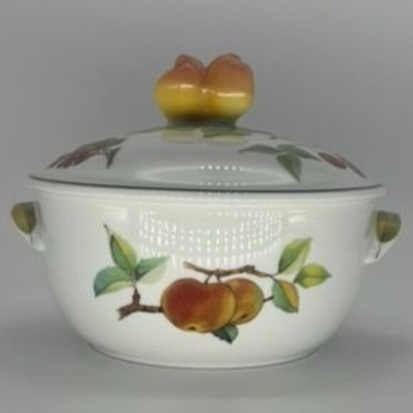 Vintage Royal Worcester Evesham Vale Covered Casserole With Lid Pear Handle 1986 - Picture 2 of 14